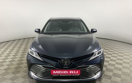 Toyota Camry, 2018 год, 2 615 000 рублей, 2 фотография