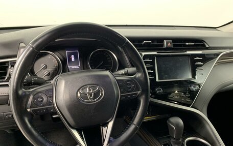 Toyota Camry, 2018 год, 2 615 000 рублей, 20 фотография