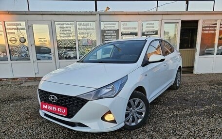 Hyundai Solaris II рестайлинг, 2021 год, 1 690 000 рублей, 1 фотография