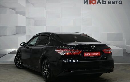 Toyota Camry, 2018 год, 2 750 000 рублей, 4 фотография