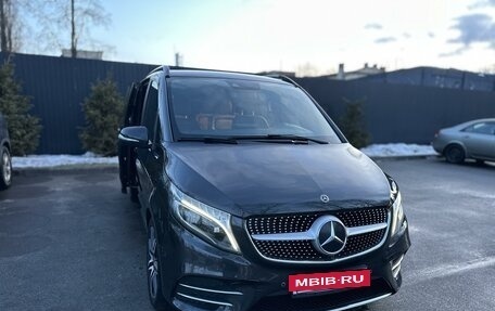 Mercedes-Benz V-Класс, 2020 год, 8 230 000 рублей, 2 фотография