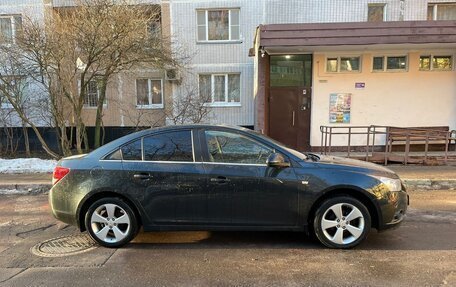 Chevrolet Cruze II, 2010 год, 750 000 рублей, 6 фотография