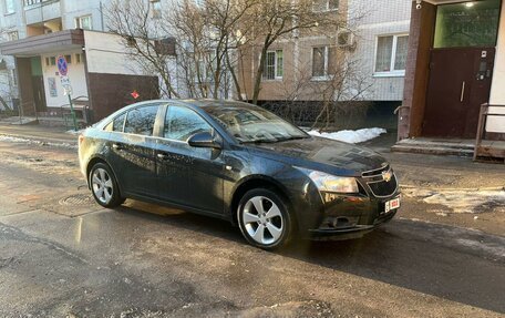 Chevrolet Cruze II, 2010 год, 750 000 рублей, 2 фотография