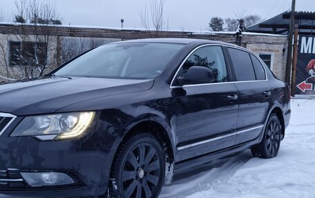 Skoda Superb III рестайлинг, 2013 год, 1 350 000 рублей, 1 фотография