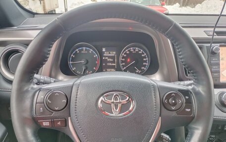 Toyota RAV4, 2018 год, 2 750 000 рублей, 11 фотография