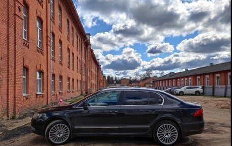 Skoda Superb III рестайлинг, 2013 год, 1 350 000 рублей, 13 фотография