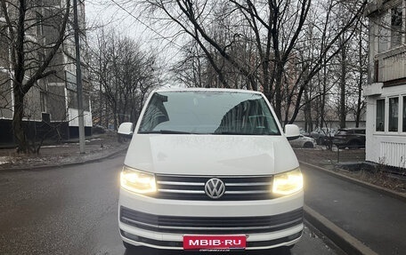 Volkswagen Caravelle T6 рестайлинг, 2018 год, 3 090 000 рублей, 1 фотография