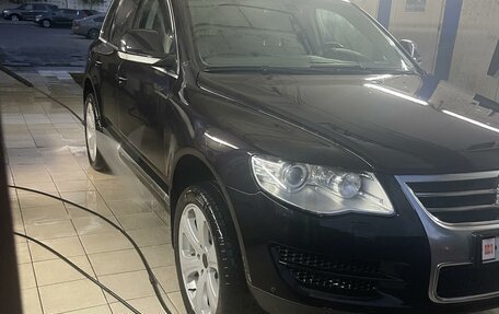 Volkswagen Touareg III, 2009 год, 1 400 000 рублей, 2 фотография