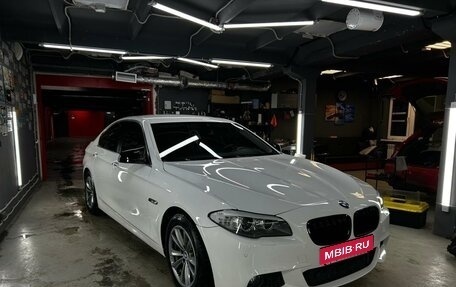 BMW 5 серия, 2012 год, 2 050 000 рублей, 3 фотография