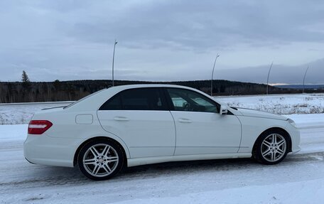 Mercedes-Benz E-Класс, 2010 год, 2 100 000 рублей, 8 фотография