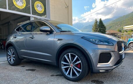 Jaguar E-Pace, 2022 год, 4 170 000 рублей, 3 фотография