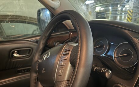 Infiniti QX56, 2010 год, 1 950 000 рублей, 14 фотография