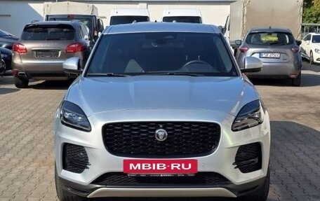 Jaguar E-Pace, 2022 год, 3 810 000 рублей, 2 фотография