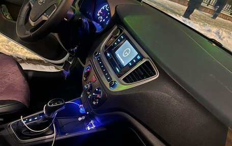 Hyundai Solaris II рестайлинг, 2019 год, 1 100 000 рублей, 17 фотография