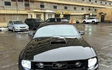 Ford Mustang VI рестайлинг, 2007 год, 2 290 000 рублей, 3 фотография