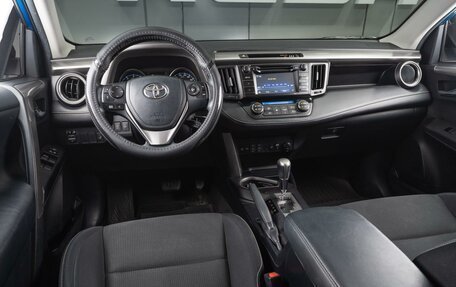 Toyota RAV4, 2015 год, 2 335 000 рублей, 6 фотография