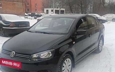 Volkswagen Polo VI (EU Market), 2013 год, 1 120 000 рублей, 4 фотография