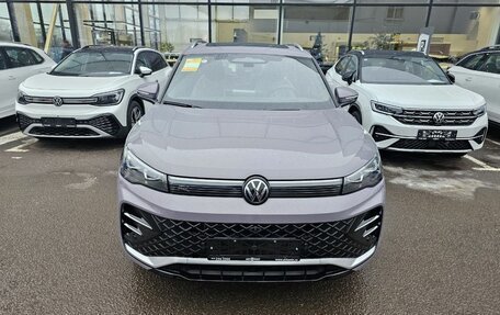 Volkswagen Tiguan, 2024 год, 6 800 000 рублей, 16 фотография