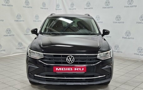 Volkswagen Tiguan II, 2021 год, 2 799 000 рублей, 2 фотография