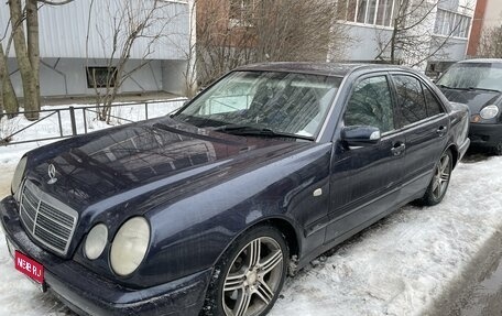 Mercedes-Benz E-Класс, 1998 год, 690 000 рублей, 1 фотография