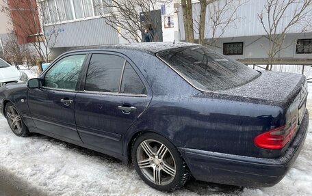 Mercedes-Benz E-Класс, 1998 год, 690 000 рублей, 6 фотография