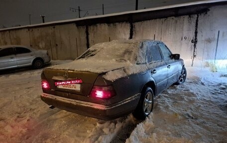 Mercedes-Benz E-Класс, 1994 год, 180 000 рублей, 2 фотография