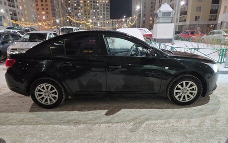 Chevrolet Cruze II, 2010 год, 559 999 рублей, 6 фотография