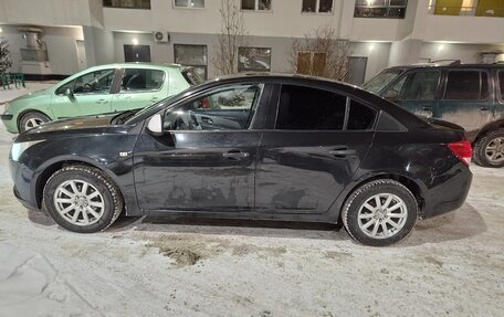 Chevrolet Cruze II, 2010 год, 559 999 рублей, 8 фотография