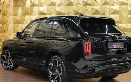 Rolls-Royce Cullinan, 2024 год, 105 000 000 рублей, 2 фотография