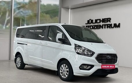 Ford Tourneo Custom I рестайлинг, 2023 год, 5 780 000 рублей, 2 фотография