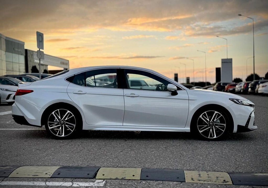 Toyota Camry, 2024 год, 4 950 000 рублей, 3 фотография