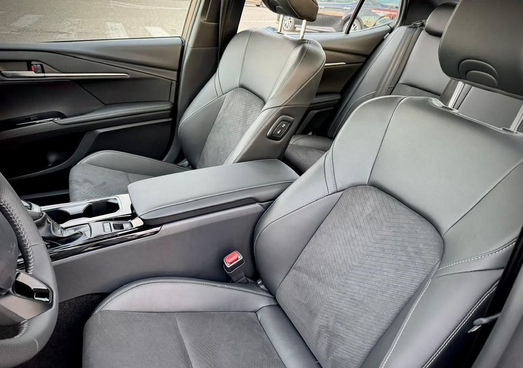 Toyota Camry, 2024 год, 4 950 000 рублей, 13 фотография