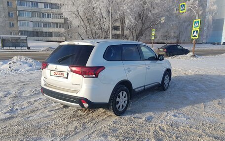 Mitsubishi Outlander III рестайлинг 3, 2015 год, 1 850 000 рублей, 2 фотография