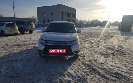 Mitsubishi Outlander III рестайлинг 3, 2015 год, 1 850 000 рублей, 8 фотография