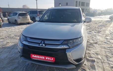 Mitsubishi Outlander III рестайлинг 3, 2015 год, 1 850 000 рублей, 1 фотография