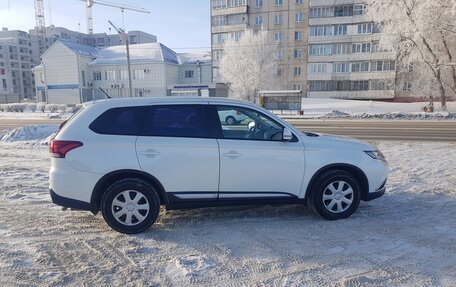 Mitsubishi Outlander III рестайлинг 3, 2015 год, 1 850 000 рублей, 18 фотография