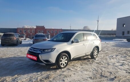 Mitsubishi Outlander III рестайлинг 3, 2015 год, 1 850 000 рублей, 19 фотография