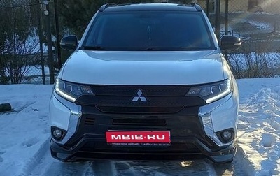 Mitsubishi Outlander III рестайлинг 3, 2022 год, 3 600 000 рублей, 1 фотография