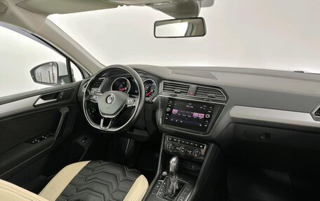 Volkswagen Tiguan II, 2020 год, 2 650 000 рублей, 17 фотография