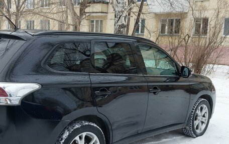 Mitsubishi Outlander III рестайлинг 3, 2014 год, 1 600 000 рублей, 7 фотография