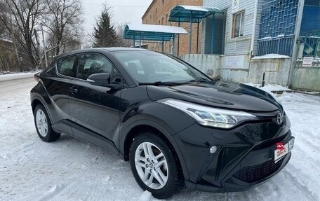 Toyota C-HR I рестайлинг, 2019 год, 2 850 000 рублей, 7 фотография