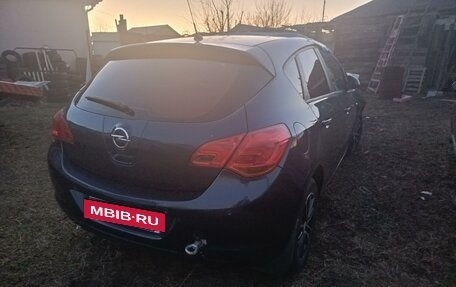 Opel Astra J, 2011 год, 450 000 рублей, 3 фотография