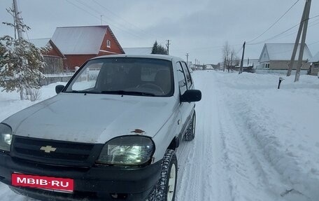 Chevrolet Niva I рестайлинг, 2003 год, 290 000 рублей, 1 фотография