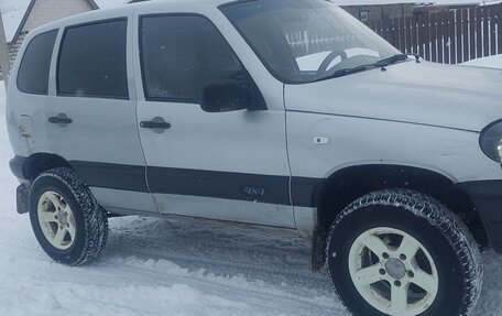 Chevrolet Niva I рестайлинг, 2003 год, 290 000 рублей, 3 фотография