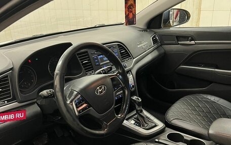 Hyundai Elantra VI рестайлинг, 2017 год, 988 000 рублей, 3 фотография