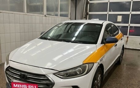 Hyundai Elantra VI рестайлинг, 2017 год, 988 000 рублей, 4 фотография