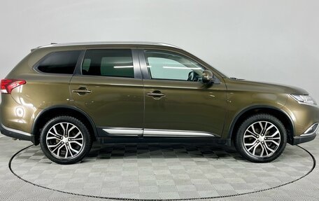 Mitsubishi Outlander III рестайлинг 3, 2018 год, 2 150 000 рублей, 5 фотография