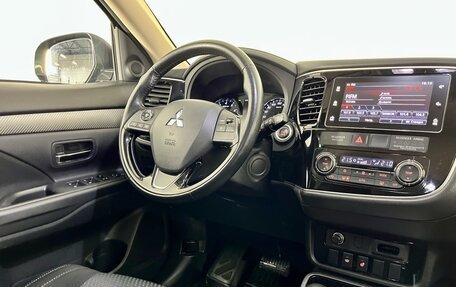 Mitsubishi Outlander III рестайлинг 3, 2018 год, 2 150 000 рублей, 12 фотография