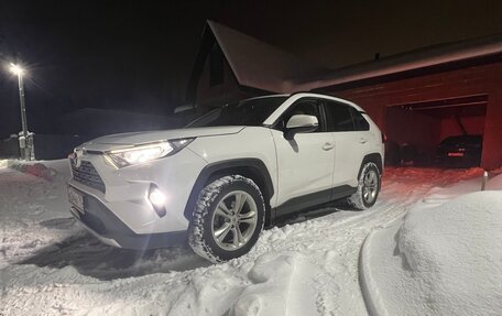 Toyota RAV4, 2021 год, 3 650 000 рублей, 20 фотография