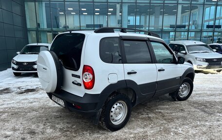 Chevrolet Niva I рестайлинг, 2018 год, 820 000 рублей, 3 фотография